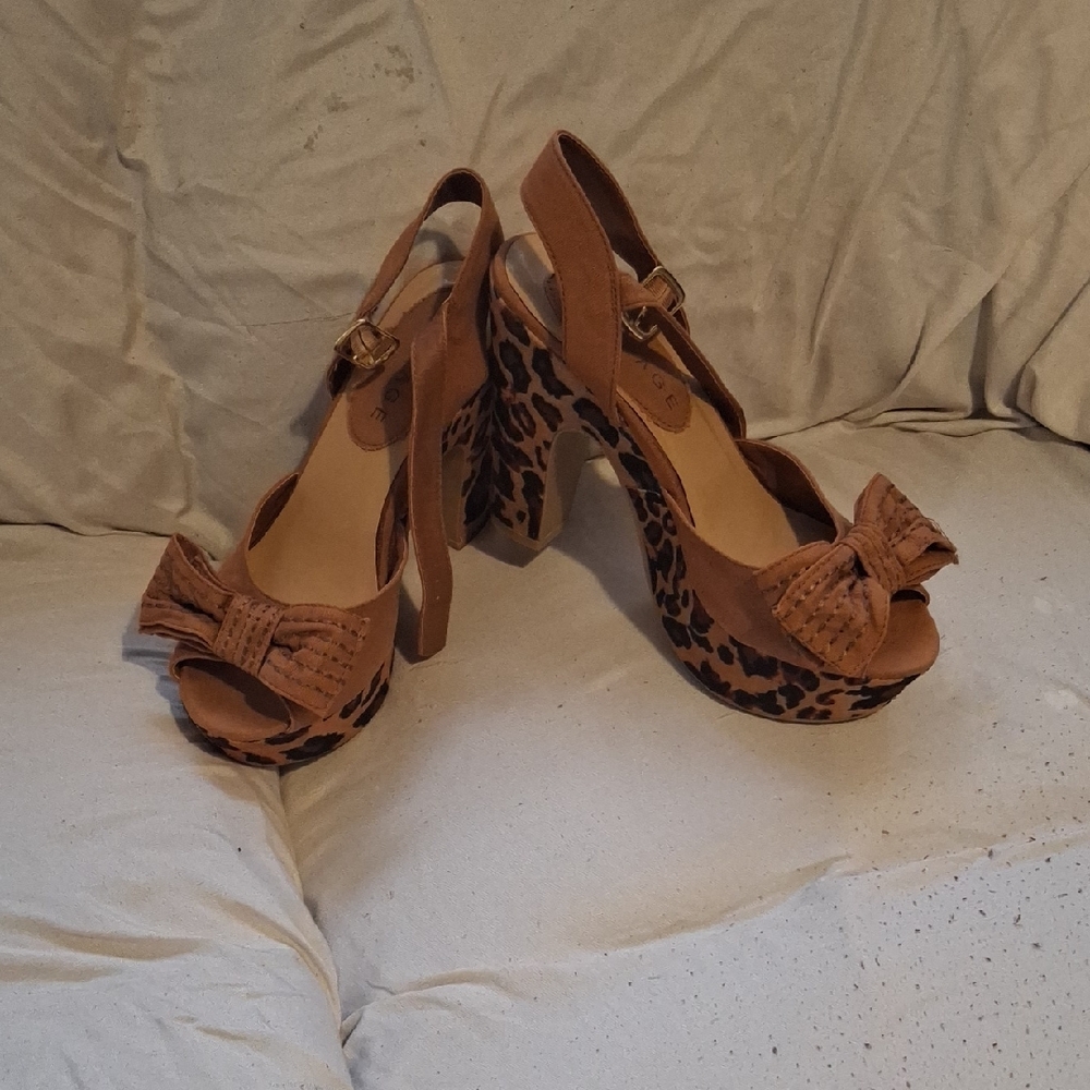 Rampage Tan Leopard Print Platform Heels